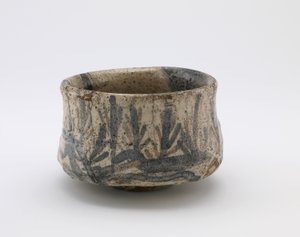 Teeschale mit Design von Tor und Sämlingskiefern, Kujiri, Tajimi, Gifu-Präfektur, Momoyama-Zeit