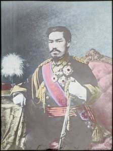 Der Meiji-Kaiser, ca. 1880 (handkolorierte Glasdias)