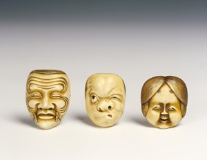 Drei Masken von Japanese School