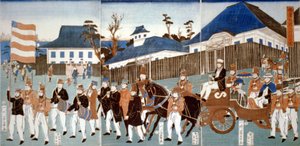 Triptychon zeigt eine Parade von Ausländern in Yokohama, in einer offenen Kutsche und angeführt von einem Mann, der die Sterne und Streifen trägt, und einer Militärkapelle, 1861. von Japanese School