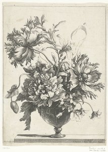 Glasvase mit Blumen
