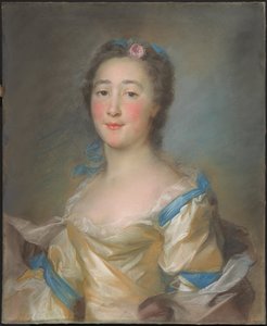 Eine junge Dame in einem gelben Kleid mit blauen Bändern von Jean Baptiste Perronneau