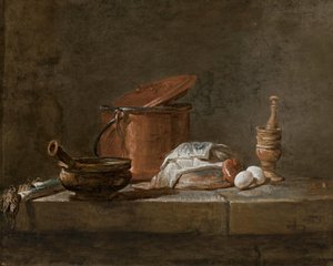 Lauch, ein Topf mit Tuch, ein Kupfertopf mit Deckel, eine Zwiebel und Eier mit einem Mörser und Stößel auf einem Steinsims
