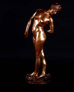 Nackte Figur
