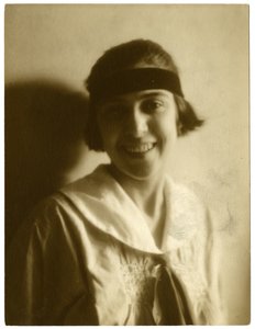 Helen Rehber oder Rehler, ca. 1905-40 von Jessie Tarbox Beals