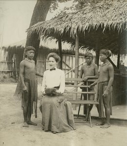 Igorrote Gesangsunterricht. [Philippinische Reservierung in der Abteilung für Anthropologie auf der Weltausstellung 1904] von Jessie Tarbox Beals