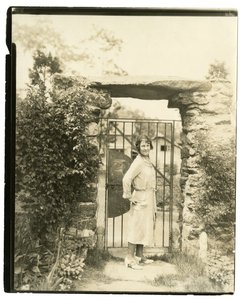 Mrs Ernest Thompson Seton aus Greenwich Conn, Nationalpräsidentin der League of American Pen Women, die am 18. Juni mit einer Feldexpedition aufbricht, um die oberen Regionen des Amazonas zu erkunden von Jessie Tarbox Beals