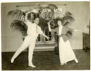 Neue Pariser Tänzer Señor Sebastian & Mme Mann - sie tanzten bei der Eröffnung des Albemarle Hoffman Roof Garden von Jessie Tarbox Beals