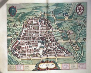 Karte von Norcia aus Theatrum civitatum et admirandorum Italiae von Joan Blaeu, Gravur
