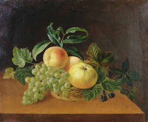 Korb mit Äpfeln, Pfirsich und Trauben