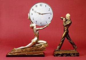 Kniendes Mädchen mit Uhr und ein Flötenspieler