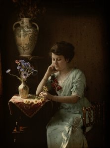Frau mit Blumen von Johannes Hendrikus Antonius Maria Lutz