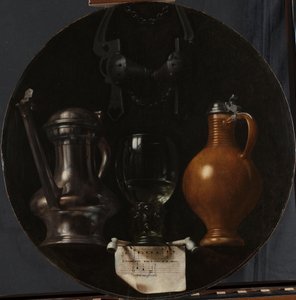 Emblematisches Stillleben mit Flasche, Glas, Krug und Zaumzeug von Johannes Torrentius