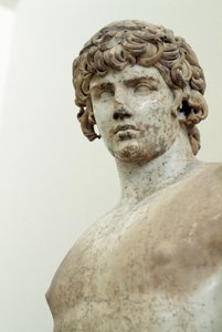 Antinous, Parischer Marmorstatue, aus dem Tempel des Apollo in Delphi, Griechenland, römische Zivilisation, 2. Jahrhundert n. Chr. (Detail)