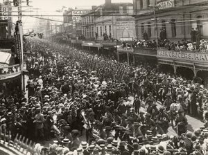Das 12. Bataillon, AIF, marschiert durch die Stadt vor dem Einsatz im Ausland, Hobart, Tasmanien, 14. Oktober 1914