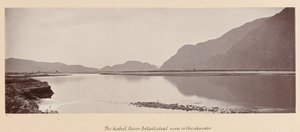 Der Kabul-Fluss, Jellallabad, Schauplatz der Katastrophe, 1879 von John Burke