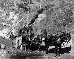 Der US-Zahlmeister und Wachen auf der Deadwood-Straße nach Ft. Meade, 1888 von John C. H. Grabill