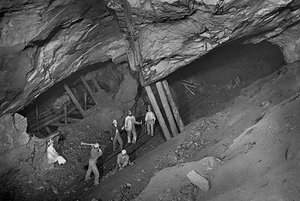 Untertagebau, Dolcoath, Cornwall von John Charles Burrow