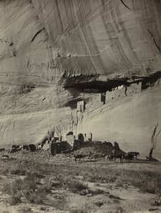 Ruinen der Klippenwohnungen, Canyon de Chelly, Arizona von John K. Hillers