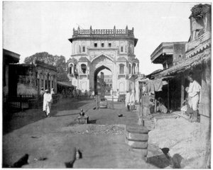 Tor zu Lucknow, Indien, spätes 19. Jahrhundert von John L. Stoddard