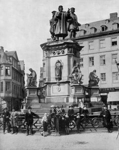 Denkmal in Erinnerung an Gutenberg (ca. 1397-1468), deutscher Erfinder der Druckerpresse, Frankfurt von John Lawson Stoddard