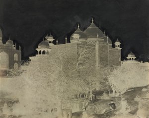 Taj Mahal, Rückansicht des Ruhehauses, mit Figur