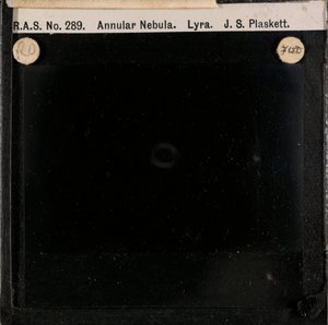 Astronomische Glasplattenaufnahme des Ringnebels in der Leier von John Stanley Plaskett