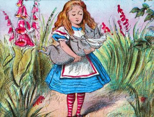 Alice hält ein Schwein in ihren Armen, ca. 1910