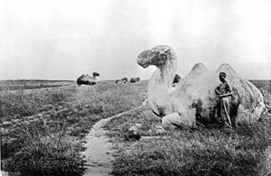 China, geschnitzte Kamele des Kaiserwegs, ca. 1870 (Foto) von John Thomson
