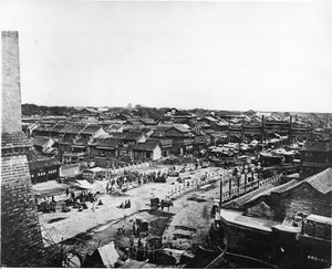 Ansicht der Zentralstraße im chinesischen Viertel von Peking, ca. 1870