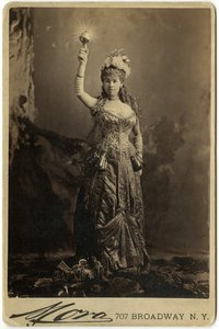 Mrs. Vanderbilt (Sepia-Druck)