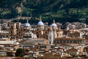 Ansicht der Kathedrale der Unbefleckten Empfängnis oder Neue Kathedrale, entworfen von Juan Bautista Stiehle, Cuenca (UNESCO-Welterbeliste) von Juan Bautista Stiehle