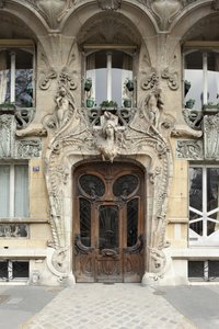 Eingangstür zu 29 Avenue Rapp im 7. Arrondissement in Paris, Jugendstil-Architektur von Jules Lavirotte