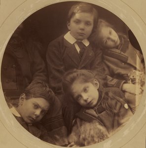 Kinder von Charles Loyd Norman und Julia Cameron Norman: George, Archie, Charlotte und Adeline von Julia Margaret Cameron