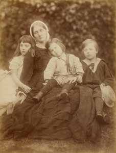 Mrs. Herbert Duckworth mit Florence Fisher, George Duckworth und Herbert Fisher von Julia Margaret Cameron