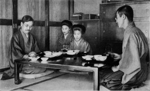 Familienmittagessen à la Japonaise, ca. 1900, 1921
