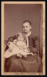 Gruppenporträt der Herman Henry Diebitsch Kinder, Marie und Josephine Josie