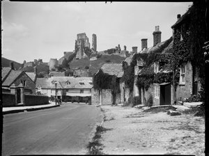 Corfe Castle, Purbeck, Dorset von Katherine Jean Macfee