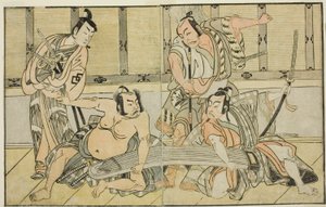 Die Schauspieler Ichikawa Yaozo II als Kujaku no Saburo, Matsumoto Koshiro II als Hata no Daizen Taketora, Nakajima Mihoemon II als Aramaki Mimishiro und Nakamura Shocho I als Ki no Tsurayuki (von rechts nach links), im Stück Kuni no Hana Ono no Itsumoji, 