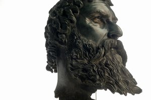 Bulgarischer Goldrausch, Archäologisches Institut Museum, Bronze Kopfporträt von Giorgi Kitov, 2006