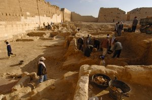 Kleopatra; Die Suche nach der letzten Königin von Ägypten; Ausstellungskatalog; Seite 208; Kleopatra, 2011