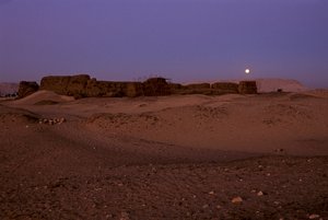 Vollmond über Shunet von Khasekhemuy, Abydos, Ägypten, 2005