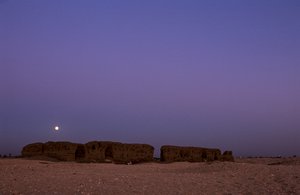 Vollmond über Shunet von Khasekhemuy, Abydos, Ägypten, 2005