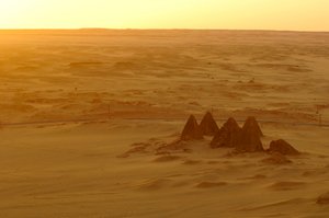 Gebel Barkal, Tempelkomplex, Pharao Taharka, Mut-Tempel, B300, Kareima-Stadt, Nilri...