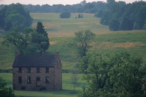 Manassas Battlefield Park, Stone House Hospital, Union Approach Field, Hallowed Groun..., 2004 (Foto) von Kenneth Garrett