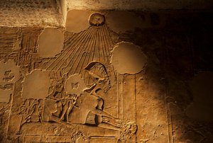 Relief der königlichen Familie, Echnaton, Nofretete und Töchter, Grab von Mahu, 