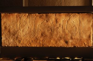 Thronbank von Tempel 19, Palenque, Mexiko, Schnitzerei von Akhal Mo Nab, 2005 (Foto)