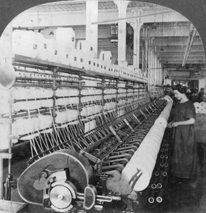 Doppelrahmen in einer großen Wollfabrik, Lawrence, Massachusetts, USA, frühes 20. Jahrhundert von Keystone View Company