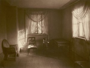 Weimar, Abendsonnenstrahl in Goethes Arbeitszimmer im Gartenhaus (s/w Foto) von Kurt Hielscher
