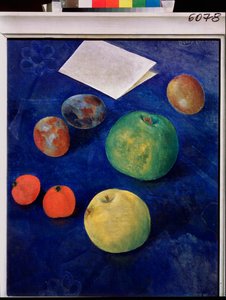 Früchte auf einer blauen Tischdecke - Kusma Sergejewitsch Petrow-Wodkin, Öl auf Leinwand von Kuzma Sergeevich Petrov Vodkin